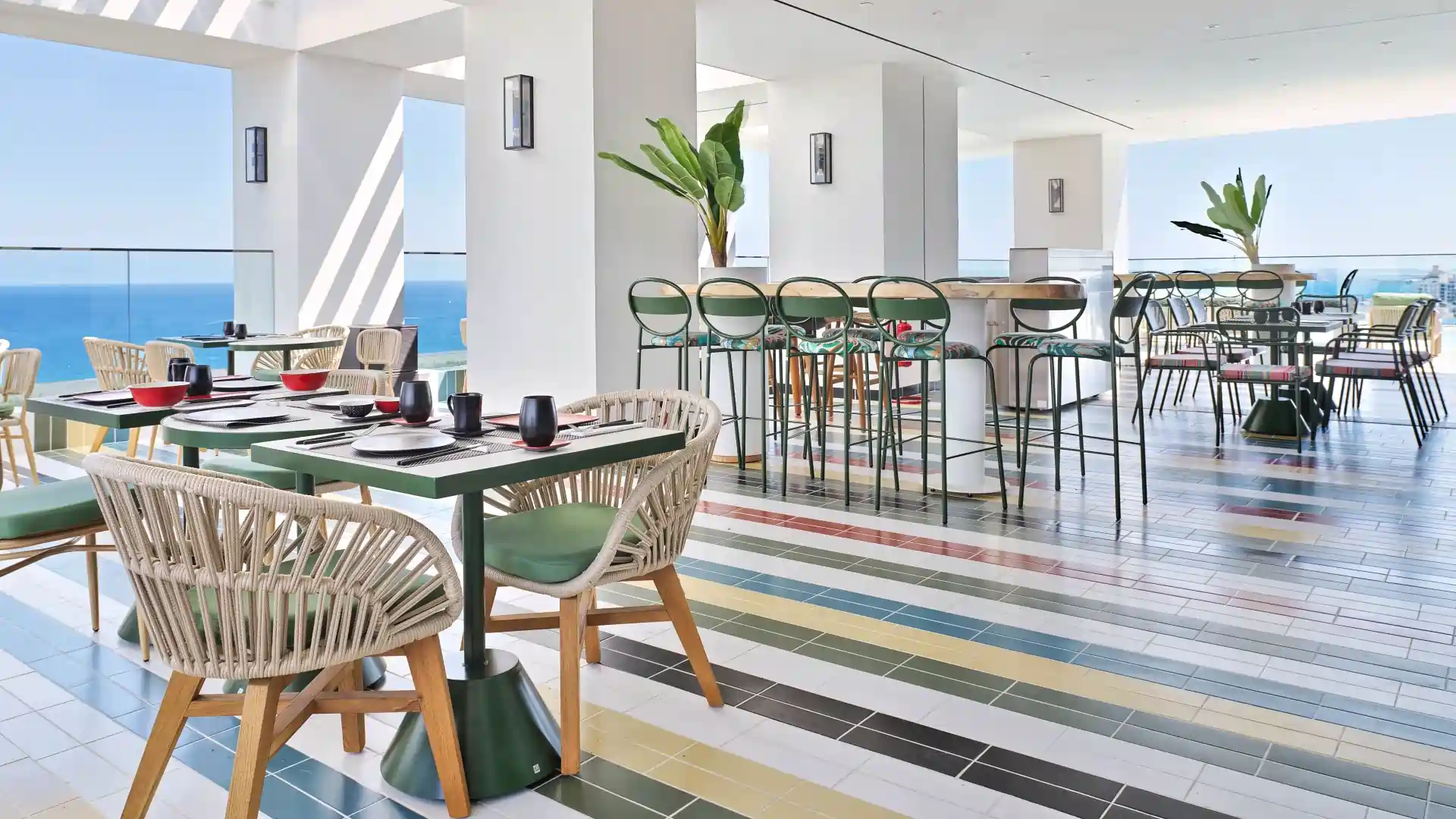 NYX Hotel Limassol - בר הגג Ethers