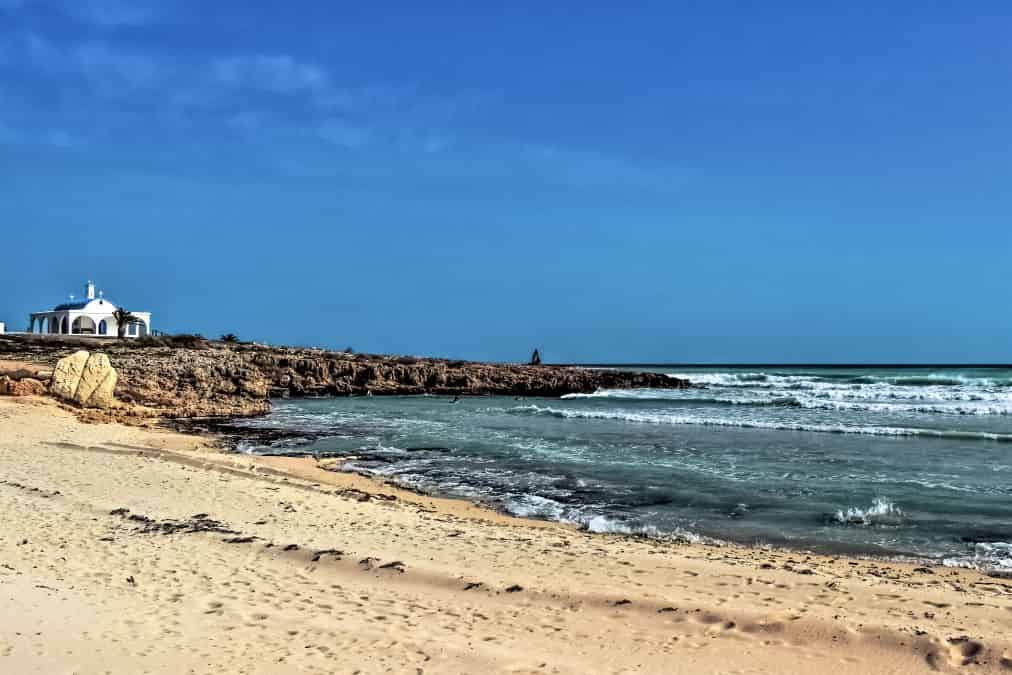 חוף איה טקלה (Ayia Thekla) באיה נאפה