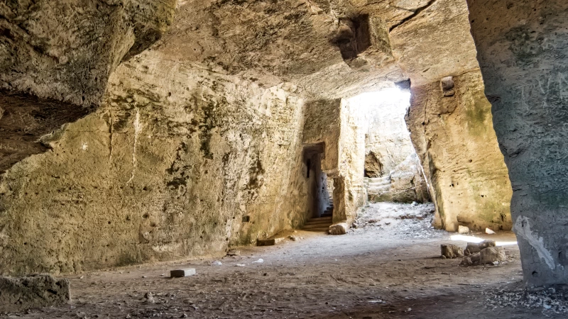 כנסיית אגיה סולומוני ומנהרות הקבורה הנוצריות