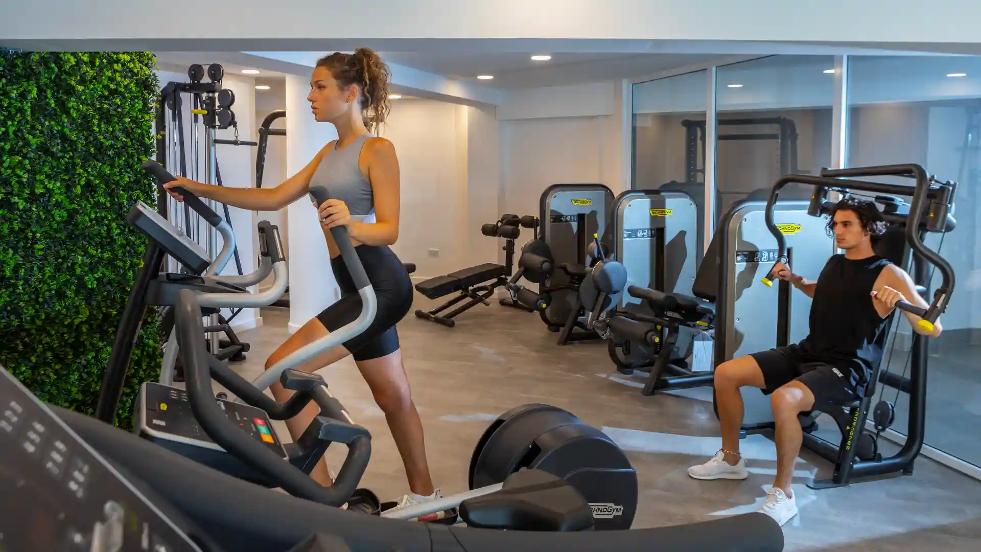 Leonardo Crystal Cove Hotel & Spa by the Sea - מכון כושר
