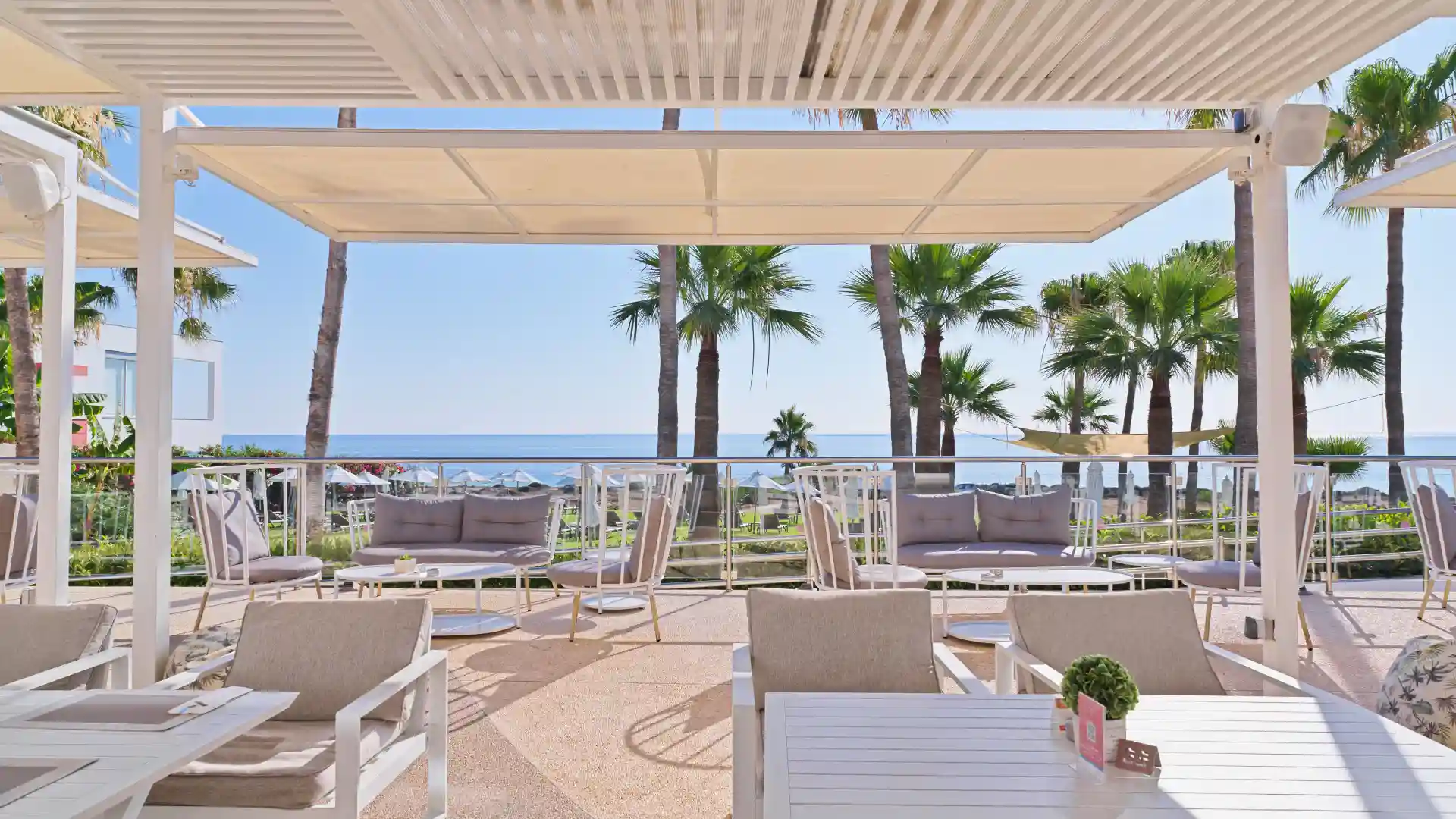Leonardo Crystal Cove Hotel & Spa by the Sea - בר הבריכה Thetis