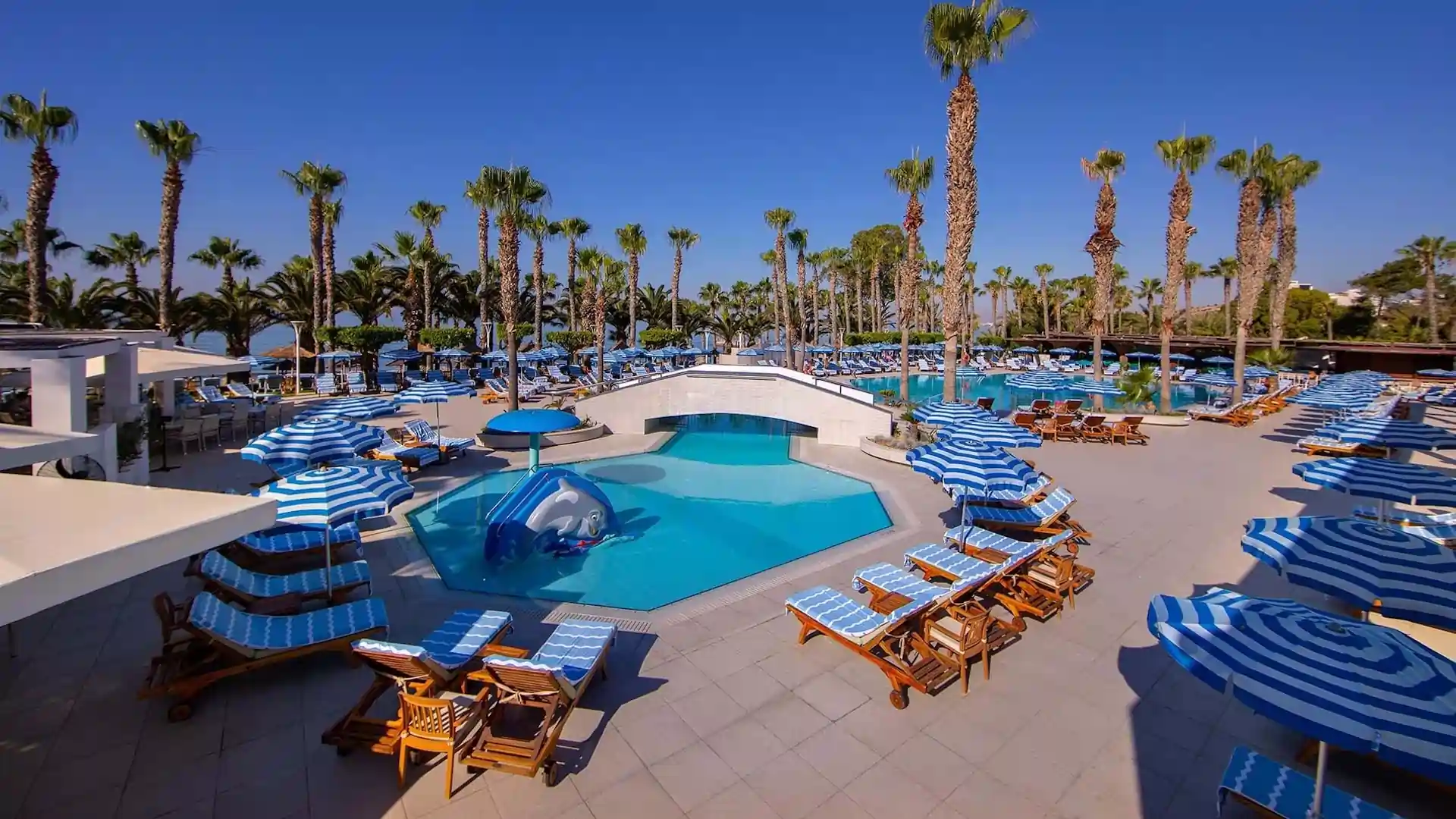 The GrandResort Limassol - בריכת שכשוך לילדים