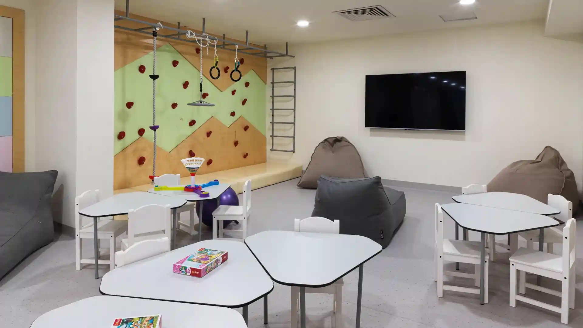 The GrandResort Limassol - מועדון הילדים Sago
