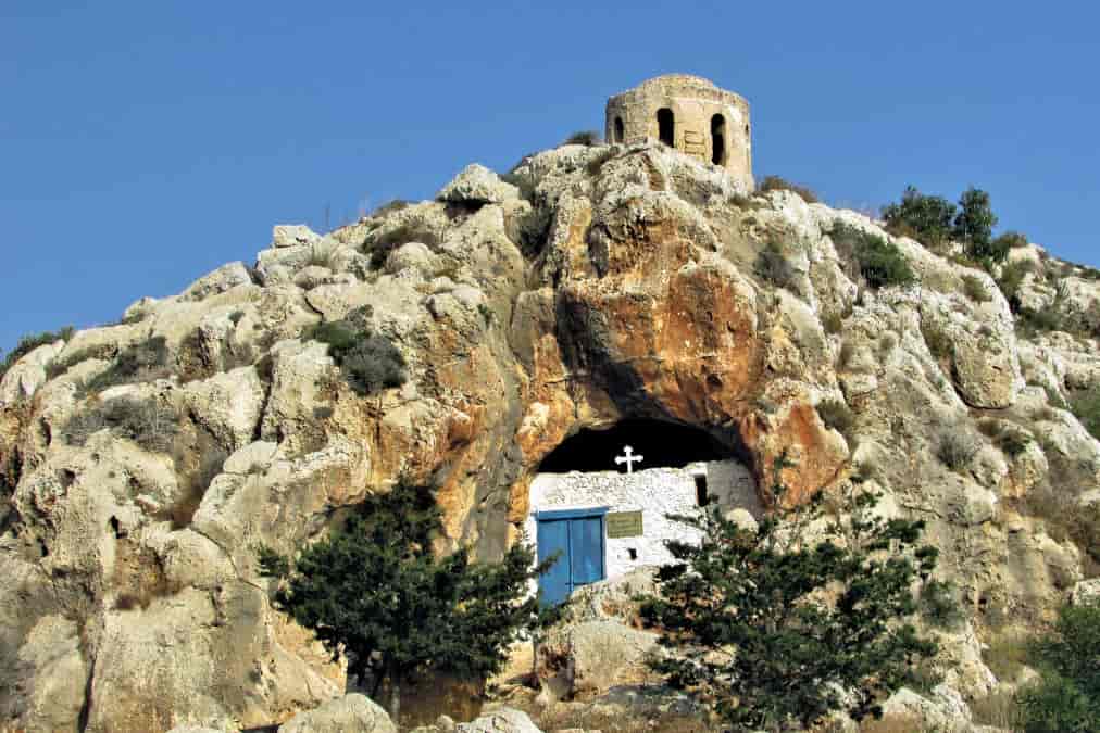 כנסיית Agioi Saranta Cave