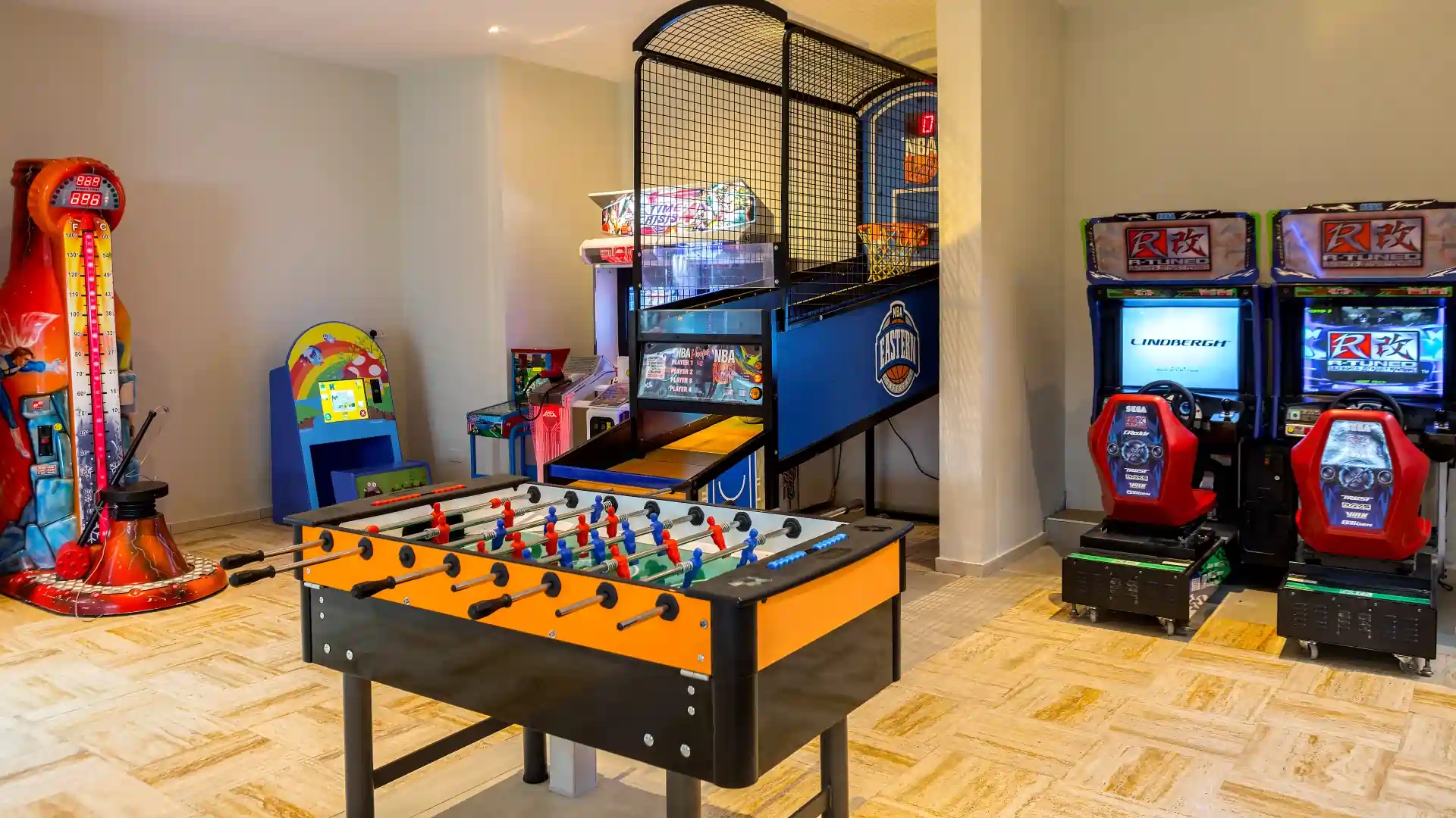 Photo Gallery Photo - funtacyArcade_04.webp