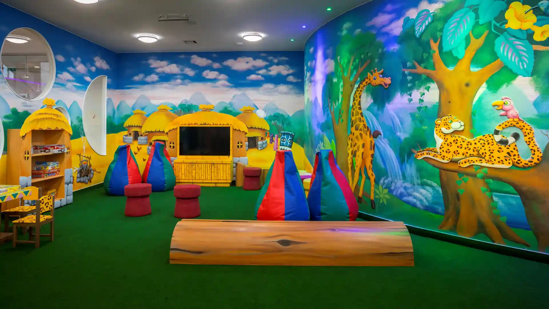 Photo Gallery Photo - leosJungleKingdomKidsClub_04.webp