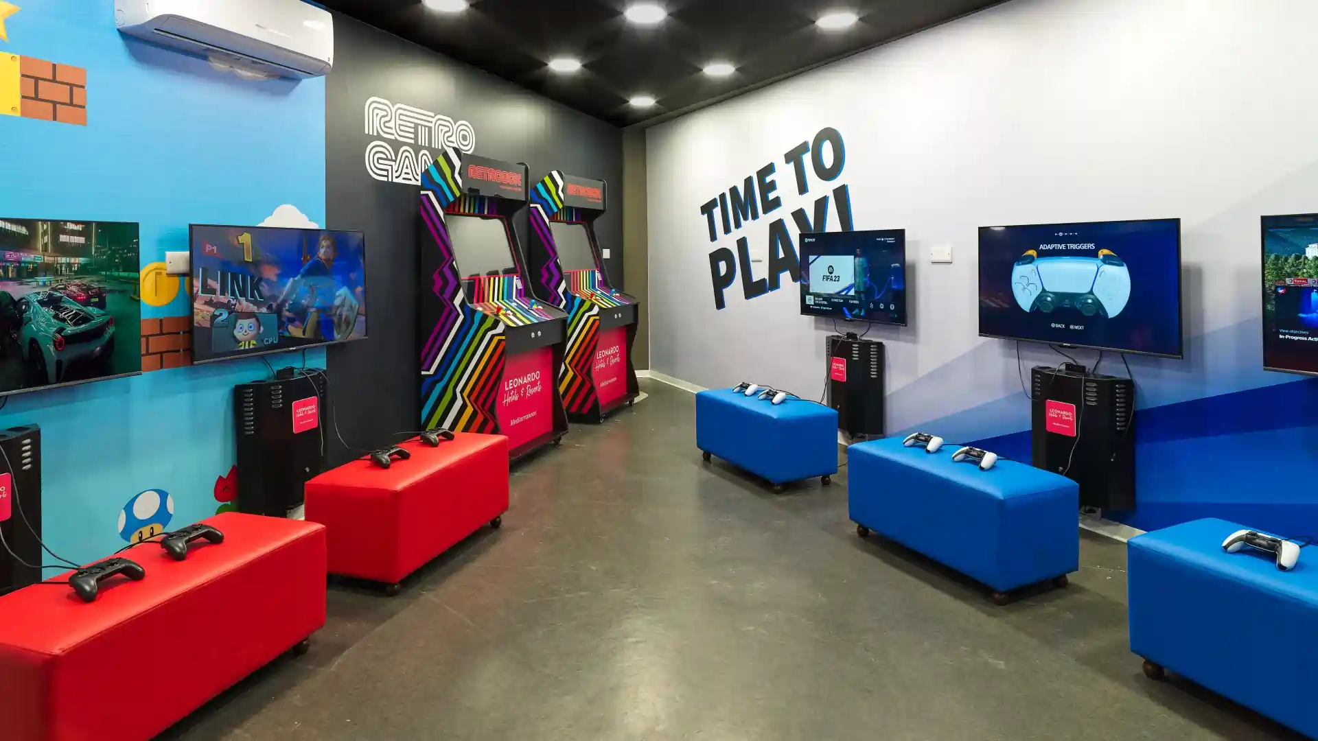 Photo Gallery Photo - teensClub_01.webp