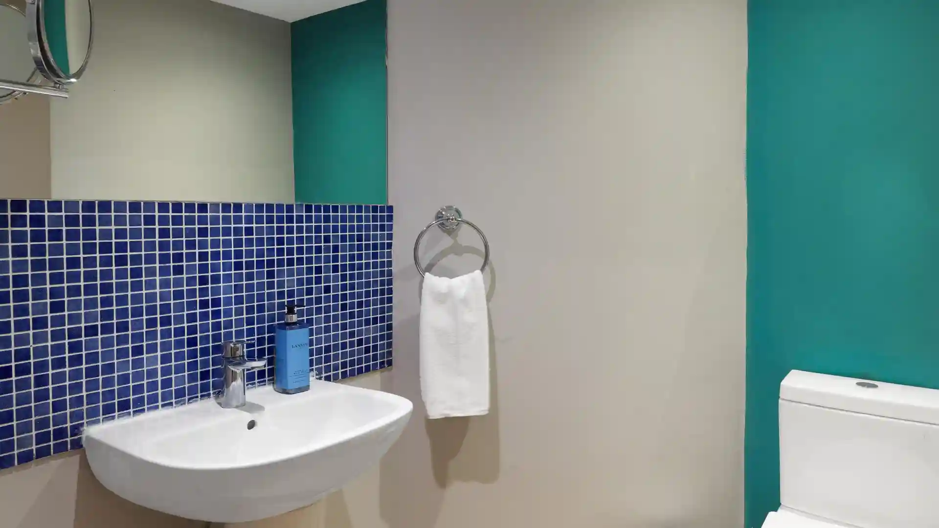 סוויטת אקזקיוטיב עם נוף לים