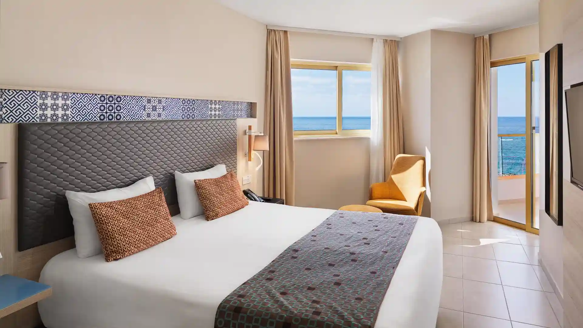 סוויטת אקזקיוטיב עם נוף לים