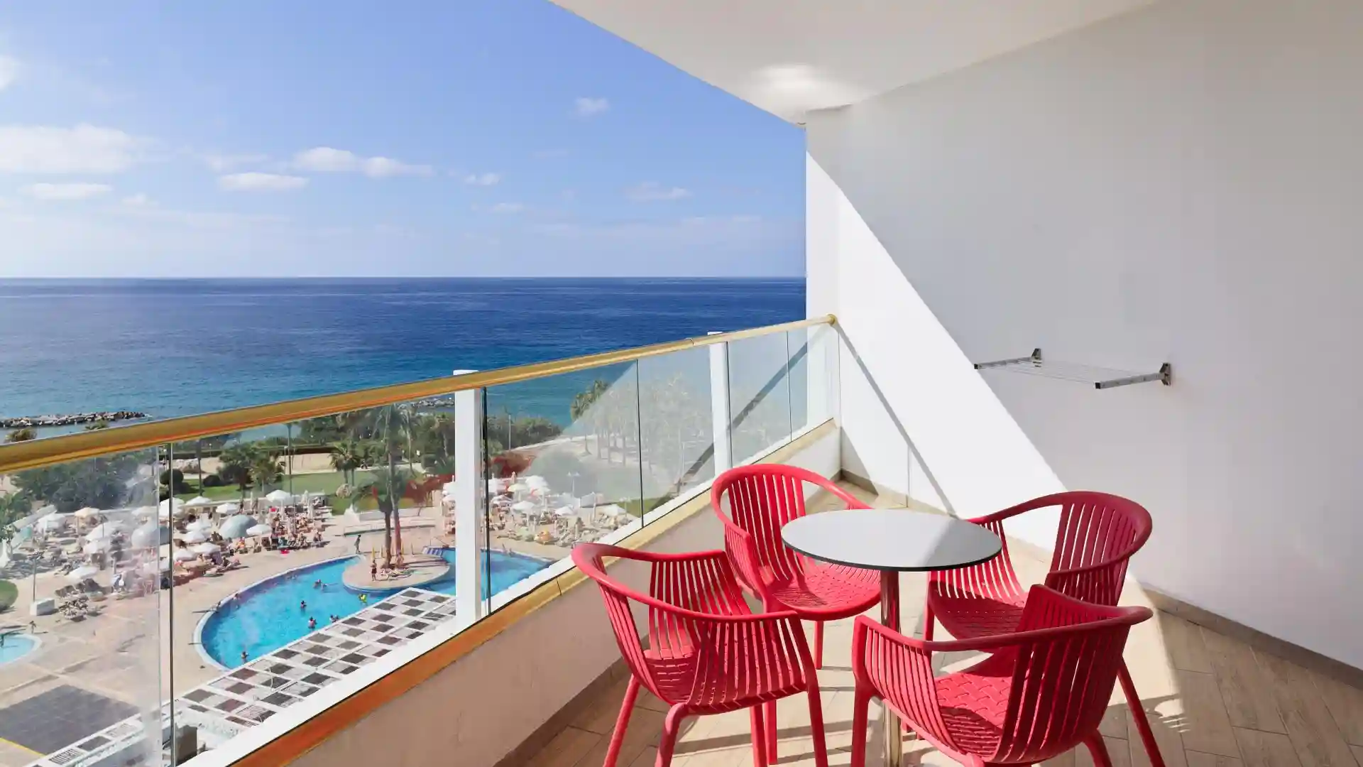 סוויטת אקזקיוטיב עם נוף לים