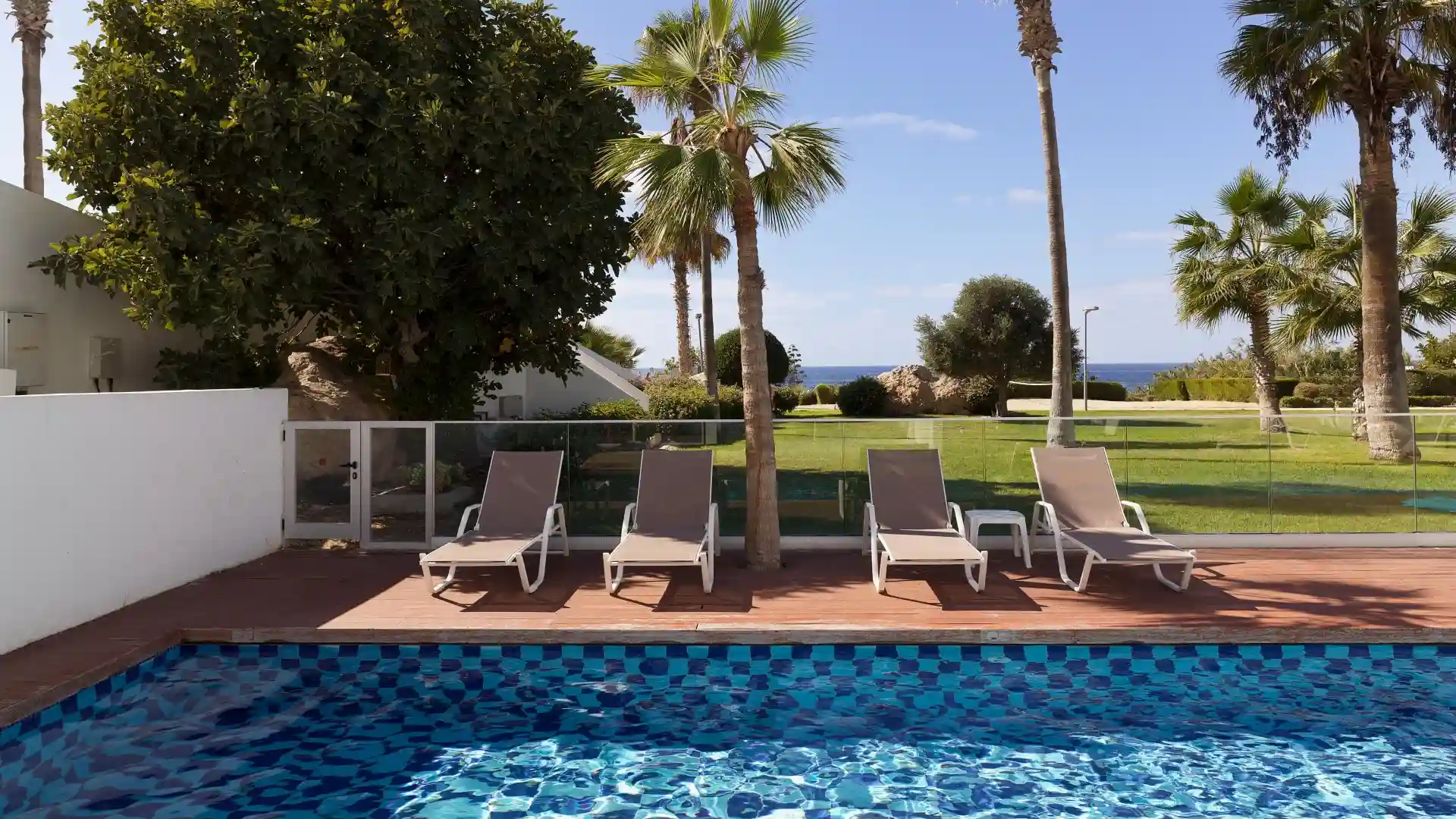 סוויטת אקזקיוטיב עם גישה לבריכה