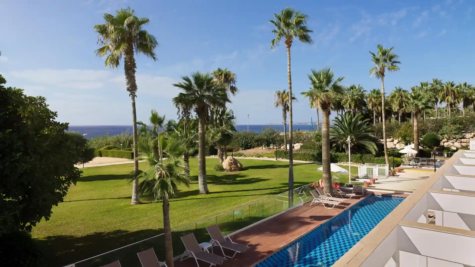 סוויטת אקזקיוטיב עם גישה לבריכה