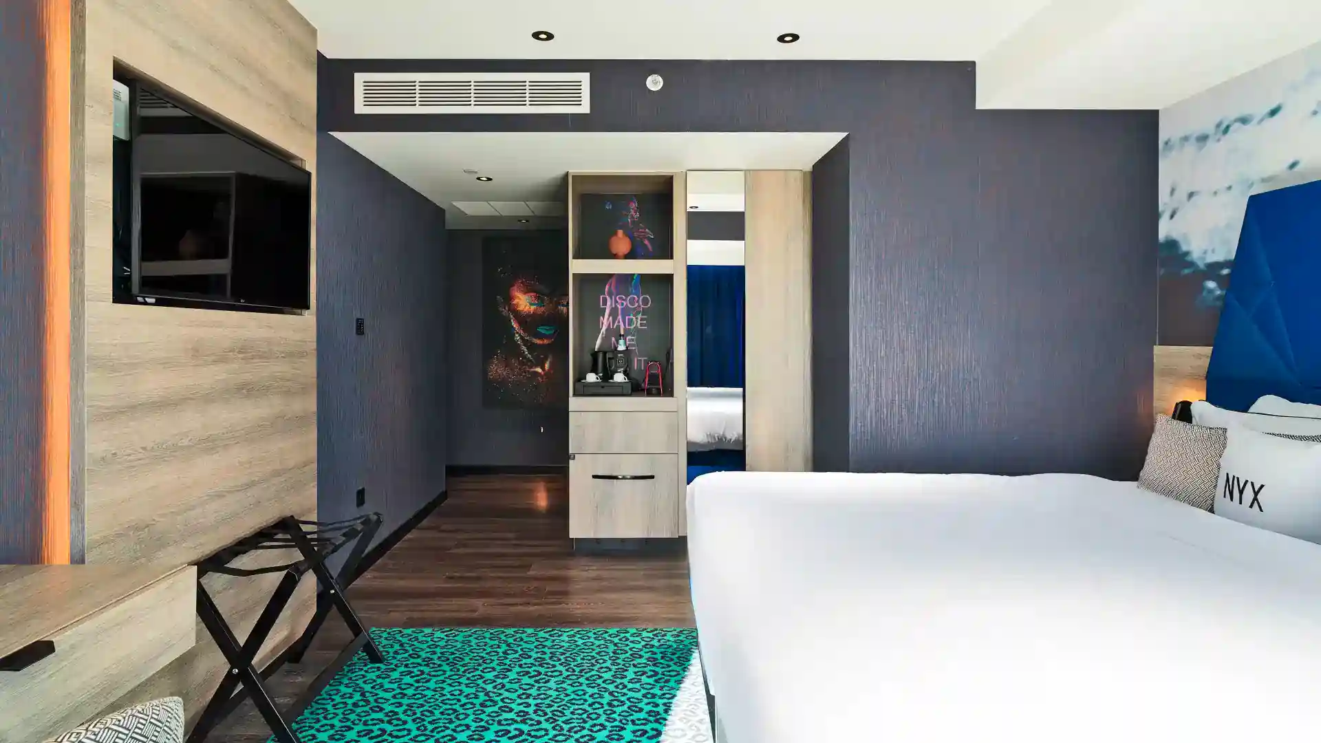 חדר Space אקזקיוטיב טריפל